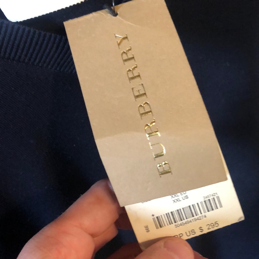 Burberry vneck longsleeve